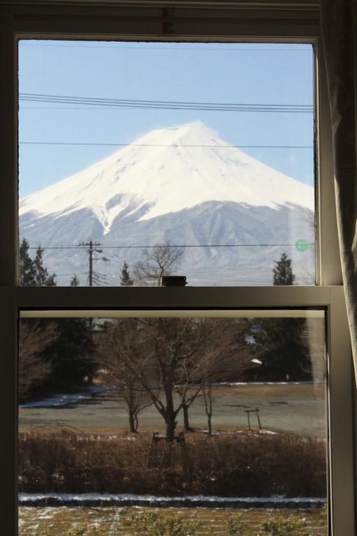 Weekend Shuffle Hotel Fujikawaguchiko Bagian luar foto
